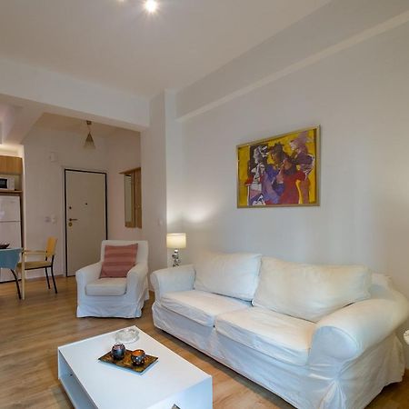 Nice 1Bd Apartment Close To Metro Station Ampelokipoi Aten Exteriör bild