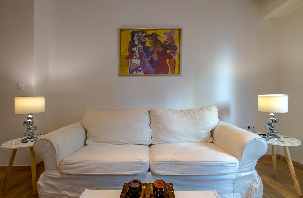 Nice 1Bd Apartment Close To Metro Station Ampelokipoi Aten Exteriör bild