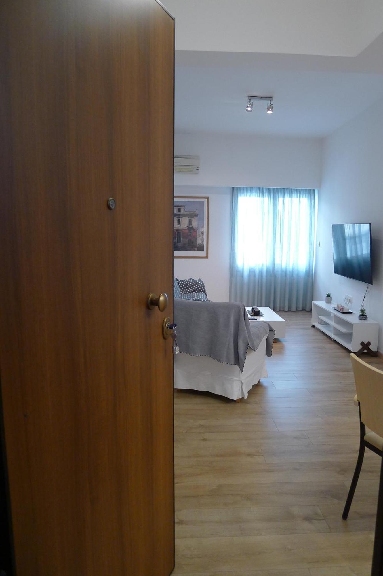 Nice 1Bd Apartment Close To Metro Station Ampelokipoi Aten Exteriör bild